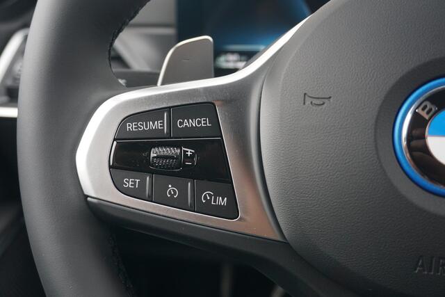 BMW 3-SERIE Touring 320e M Sport / Trekhaak / M Performance onderdelen