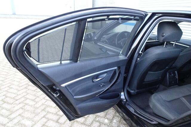 BMW 3-SERIE 320D AUTOMAAT SPORTSTOELEN TREKHAAK HUD STOELVERWARMING