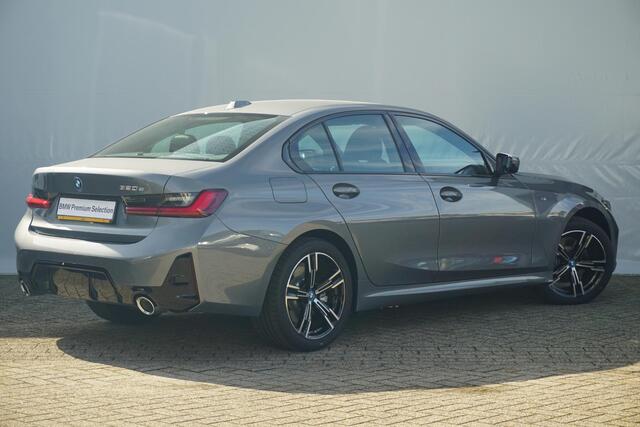 BMW 3-SERIE Sedan 320e