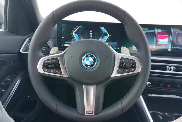 BMW 3-SERIE Sedan 320e