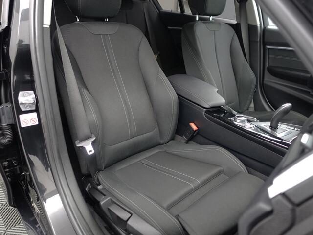 BMW 3-SERIE 318i High Executive Aut- Xenon Led, Sport Interieur, Standkachel, Sfeerverlichting, Park Assist