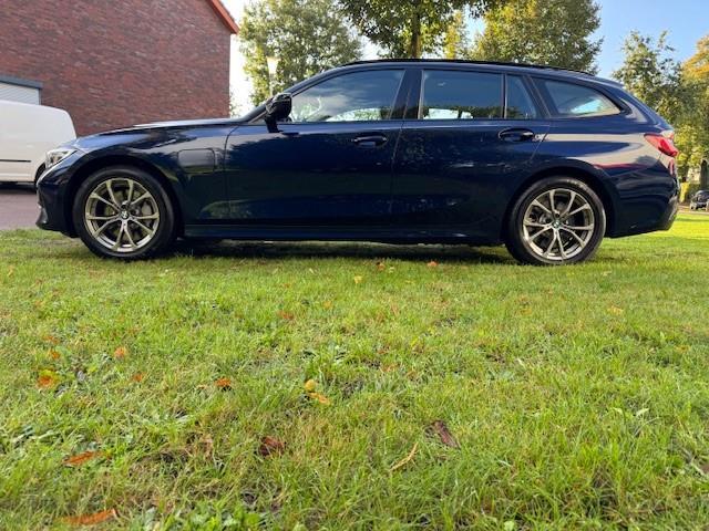 BMW 3-SERIE Touring 330e eDRIVE SPORT EDITION/HUP/VIRTDASH/ACARPLAY/LEER/XENON/NAV