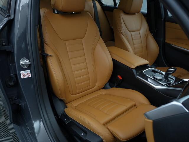BMW 3-SERIE 330e M Sport Aut- Schuifdak, Harman Kardon, Head Up, Sfeerverlichting, 360 Camera, Carplay