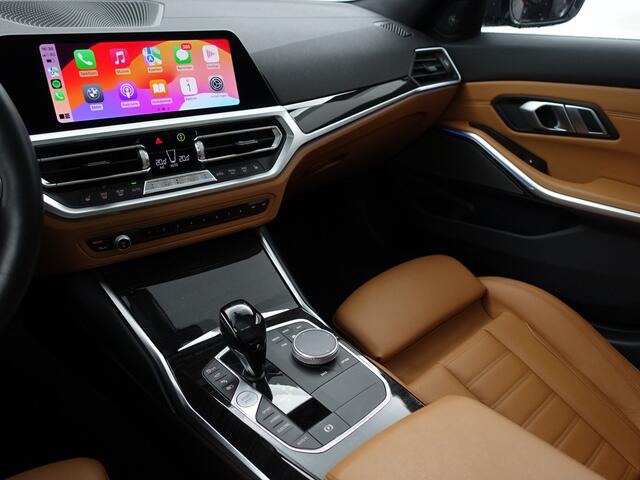 BMW 3-SERIE 330e M Sport Aut- Schuifdak, Harman Kardon, Head Up, Sfeerverlichting, 360 Camera, Carplay