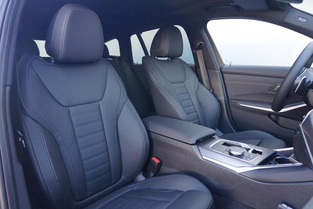 BMW 3-SERIE Touring 320i M Sport / Trekhaak / Hifi / Stoel- en Stuurverwarming / Comfort Acces / Panorama Dak