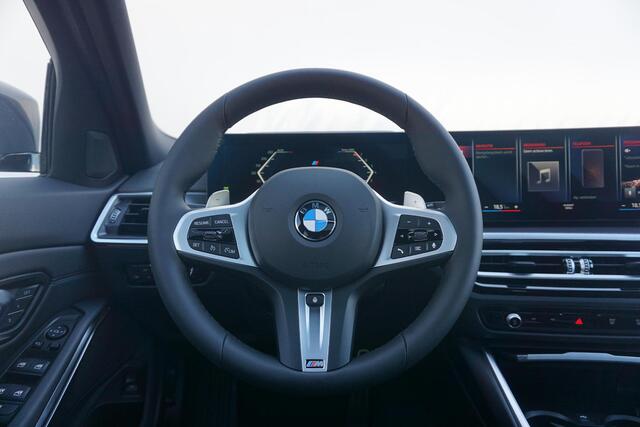 BMW 3-SERIE Touring 320i M Sport / Trekhaak / Hifi / Stoel- en Stuurverwarming / Comfort Acces / Panorama Dak