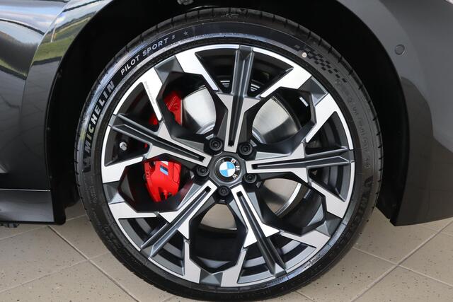 BMW 3-SERIE Touring 330e M Sportpakket Pro | Innovation Pack | Driving Assistant | Nieuw Model !!!