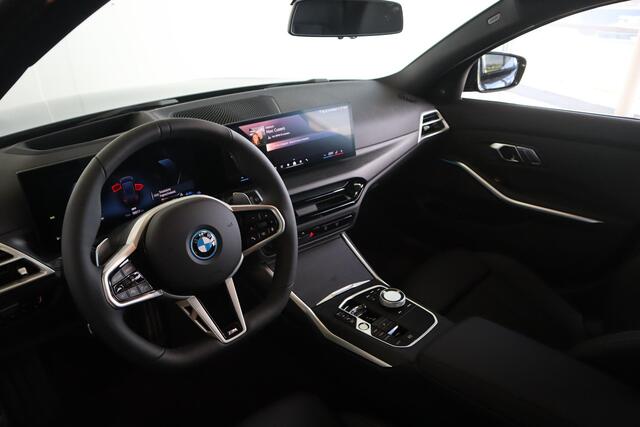 BMW 3-SERIE Touring 330e M Sportpakket Pro | Innovation Pack | Driving Assistant | Nieuw Model !!!