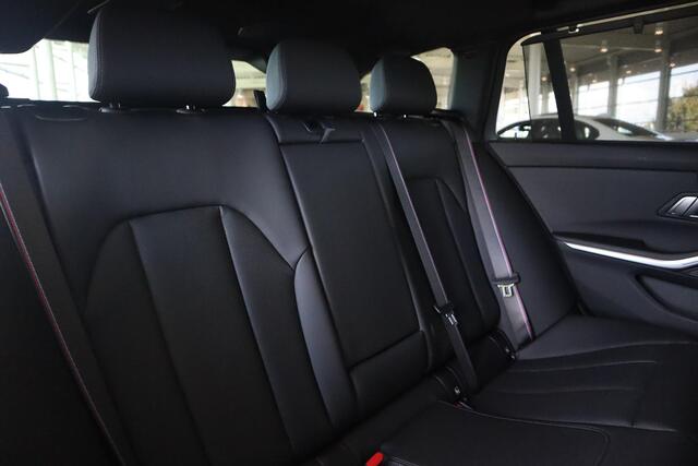 BMW 3-SERIE Touring 330e M Sportpakket Pro | Innovation Pack | Driving Assistant | Nieuw Model !!!