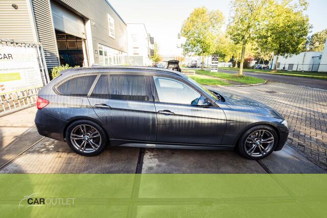 BMW 3-SERIE Touring 318i M Sport Corporate Lease Automaat, M-pakket, Achteruitrijcamera, stoelverw. , automatische trekhaak. Onlangs onderhoudsbeurt gehad!