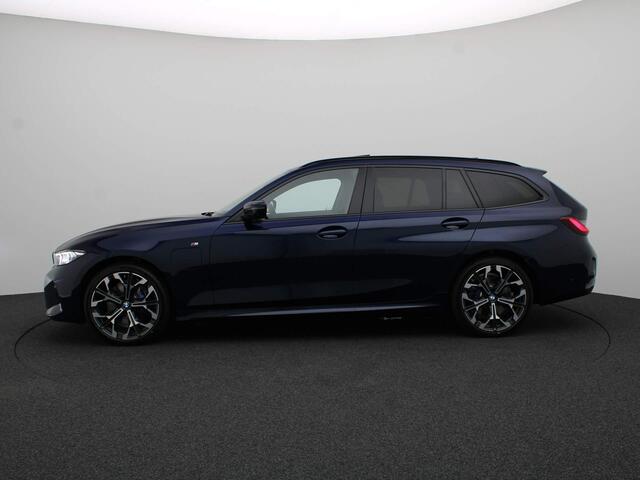 BMW 3-SERIE Touring 330e M Sportpakket | Innovation Pack | Comfort Pack | Stuurwielrand Verwarmd | Trekhaak | Panoramadak | Elektrisch Verstelbare Stoelen | Harman Kardon | 19''