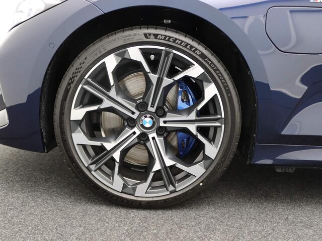 BMW 3-SERIE Touring 330e M Sportpakket | Innovation Pack | Comfort Pack | Stuurwielrand Verwarmd | Trekhaak | Panoramadak | Elektrisch Verstelbare Stoelen | Harman Kardon | 19''