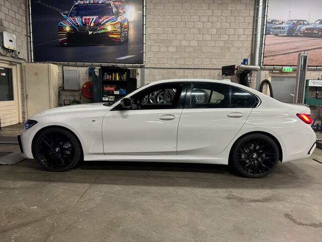 BMW 3-SERIE 320i M-Sport,LED,NaviPro,Lane Ass.,Half Leder,Carpay,Clima,Cruis