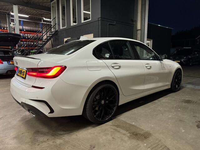 BMW 3-SERIE 320i M-Sport,LED,NaviPro,Lane Ass.,Half Leder,Carpay,Clima,Cruis