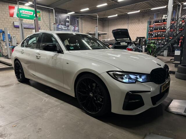 BMW 3-SERIE 320i M-Sport,LED,NaviPro,Lane Ass.,Half Leder,Carpay,Clima,Cruis