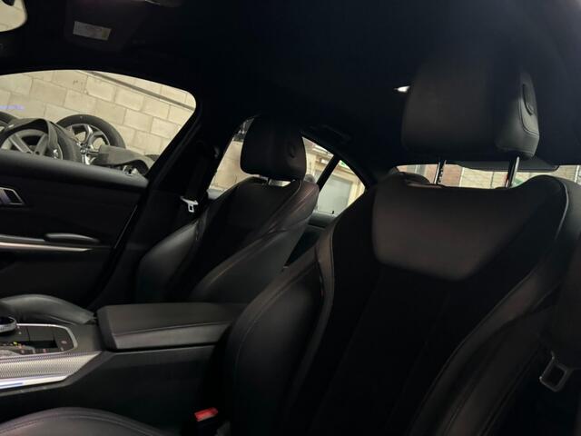 BMW 3-SERIE 320i M-Sport,LED,NaviPro,Lane Ass.,Half Leder,Carpay,Clima,Cruis