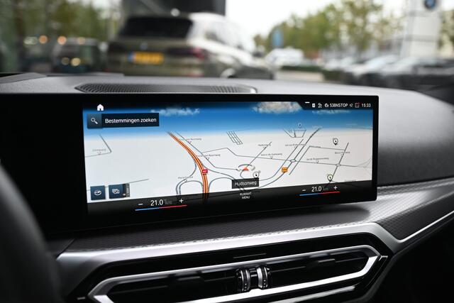 BMW 3-SERIE Touring 330e High Executive M Sport Automaat / Panoramadak / Trekhaak / Comfort Access / Sportstoelen / Stoelverwarming / Adaptieve LED / Active Cruise Control