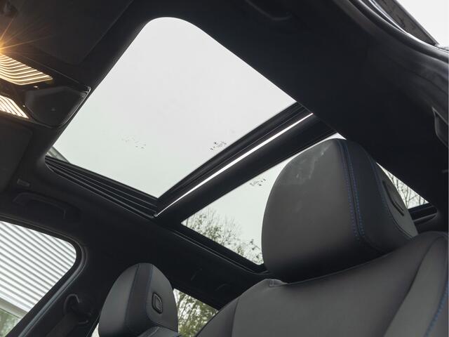 BMW 3-SERIE Touring 318i M-Sport - Pano - Trekhaak - ACC - Widescreen - Hifi