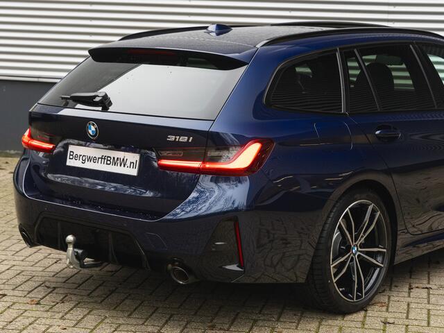 BMW 3-SERIE Touring 318i M-Sport - Pano - Trekhaak - ACC - Widescreen - Hifi