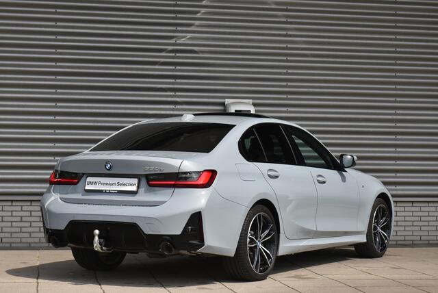BMW 3-SERIE Sedan 330e M sport / Travel Pack / Trekhaak / Harman Kardon