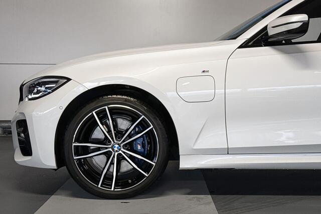 BMW 3-SERIE Sedan 330e xDrive Business Edition Plus