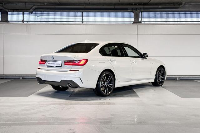 BMW 3-SERIE Sedan 330e xDrive Business Edition Plus