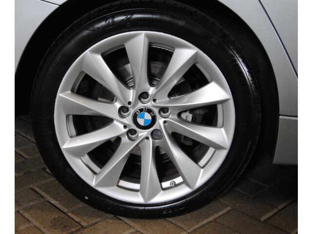 BMW 3-SERIE 330e Sport