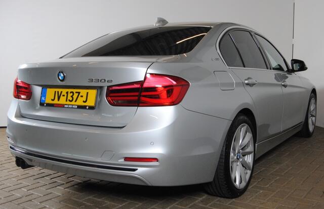 BMW 3-SERIE 330e Sport