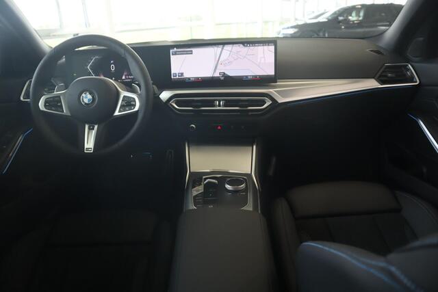 BMW 3-SERIE Sedan 320i | M Sporpakket Pro | Innovation Pack | Comfort Pack | Entertainment Pack