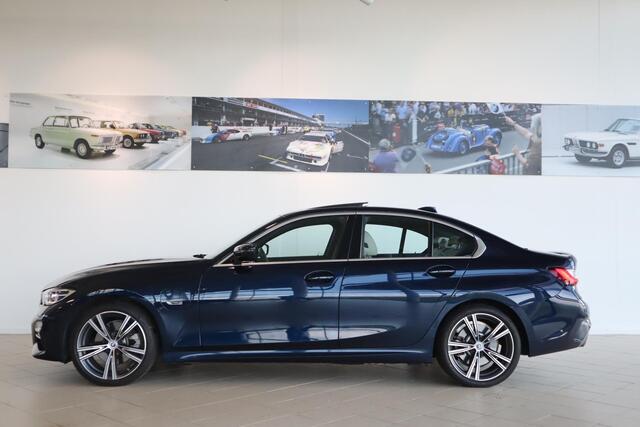 BMW 3-SERIE Sedan 320e Business Edition Plus | M Sportpakket | 19'' BMW Individual | Schuif-kantel dak