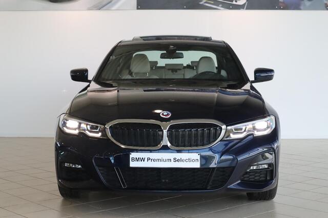 BMW 3-SERIE Sedan 320e Business Edition Plus | M Sportpakket | 19'' BMW Individual | Schuif-kantel dak