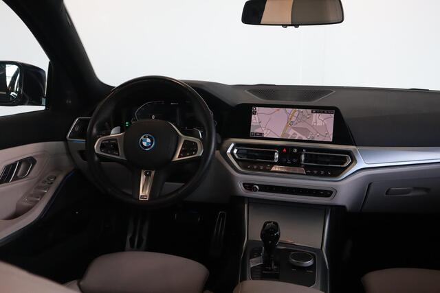 BMW 3-SERIE Sedan 320e Business Edition Plus | M Sportpakket | 19'' BMW Individual | Schuif-kantel dak