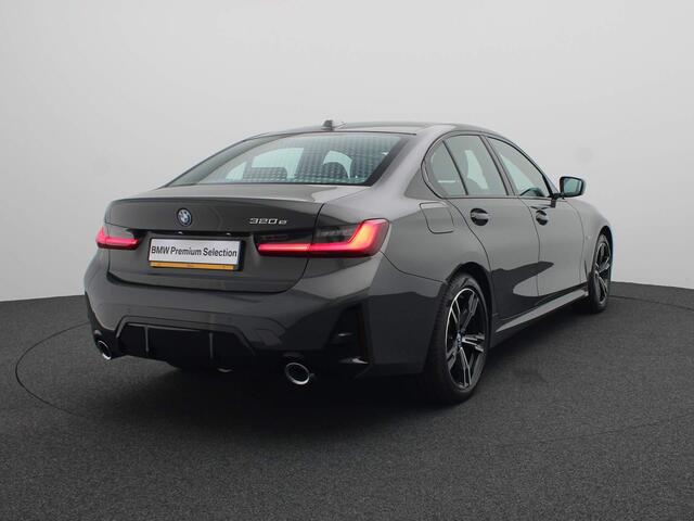 BMW 3-SERIE Sedan 320e M Sportpakket | LED Koplampen | Trekhaak | Adaptief M Onderstel | 18"
