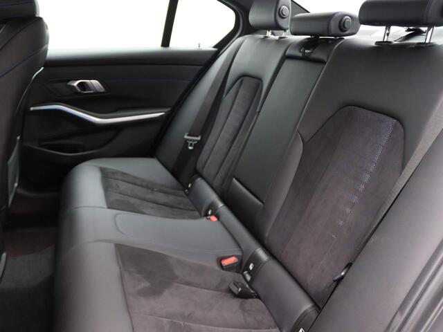 BMW 3-SERIE Sedan 320e M Sportpakket | LED Koplampen | Trekhaak | Adaptief M Onderstel | 18"