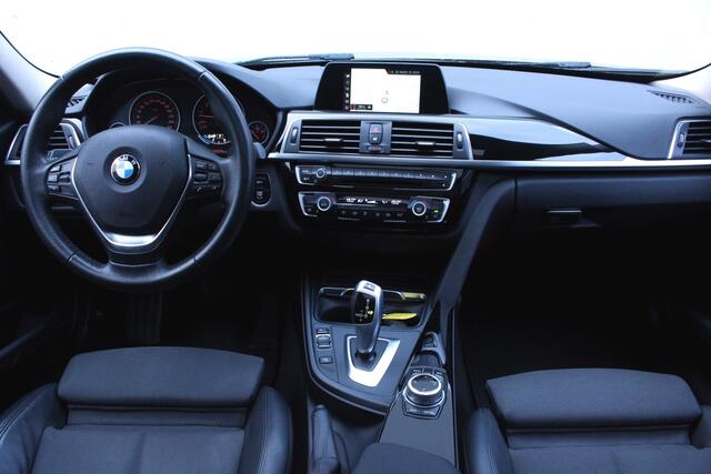 BMW 3-SERIE Touring 320i AUT Executive NAP 2eEIG PANO NAV LEDER LED '17