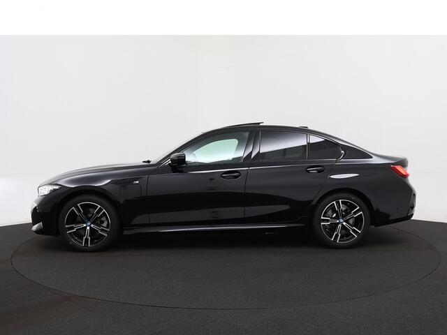 BMW 3-SERIE 330e M-Sport 292PK | Panoramadak | Adaptieve LED | Camera | Adapt. Cruise | HIFI 07-2024 7.363 KM