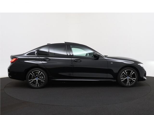 BMW 3-SERIE 330e M-Sport 292PK | Panoramadak | Adaptieve LED | Camera | Adapt. Cruise | HIFI 07-2024 7.363 KM