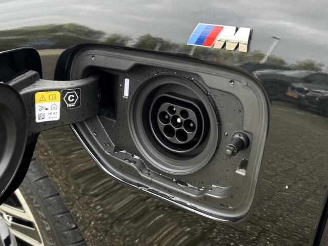 BMW 3-SERIE Sedan 320e | M-Sport Pro | 18'' | M Adaptief onderstel | PDC voor + achter