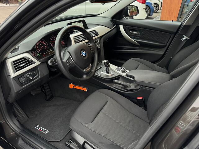 BMW 3-SERIE 318i Exe | Led | Navi | PDC