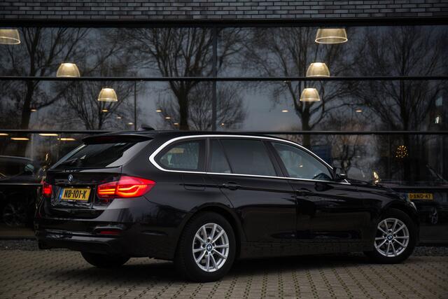 BMW 3-SERIE Touring 318i Centennial Executive