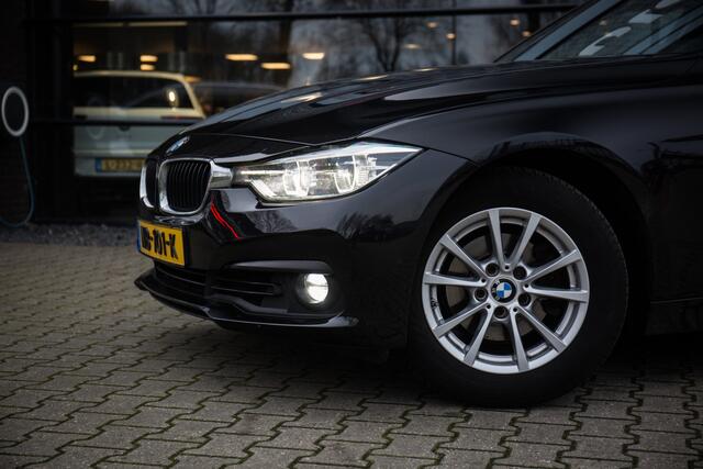 BMW 3-SERIE Touring 318i Centennial Executive