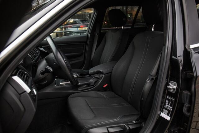 BMW 3-SERIE Touring 318i Centennial Executive