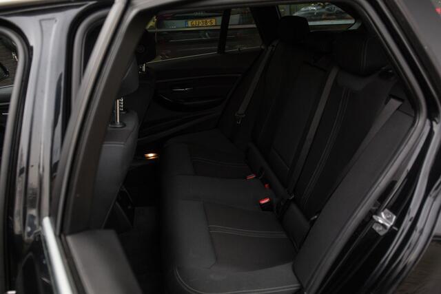 BMW 3-SERIE Touring 318i Centennial Executive
