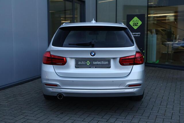 BMW 3-SERIE Touring 318i Luxury Edition / Navi Prof / Stoelverwarming / LED