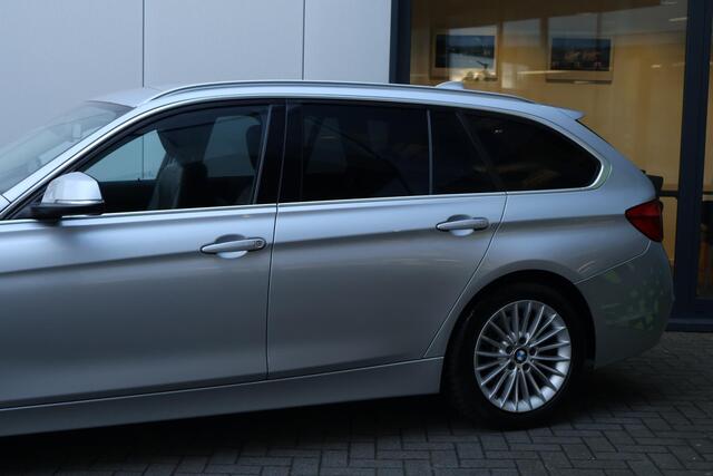 BMW 3-SERIE Touring 318i Luxury Edition / Navi Prof / Stoelverwarming / LED