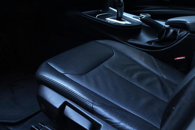 BMW 3-SERIE Touring 318i Luxury Edition / Navi Prof / Stoelverwarming / LED