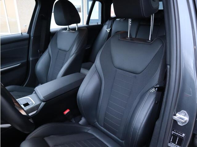 BMW 3-SERIE Touring 330i xDrive High Executive