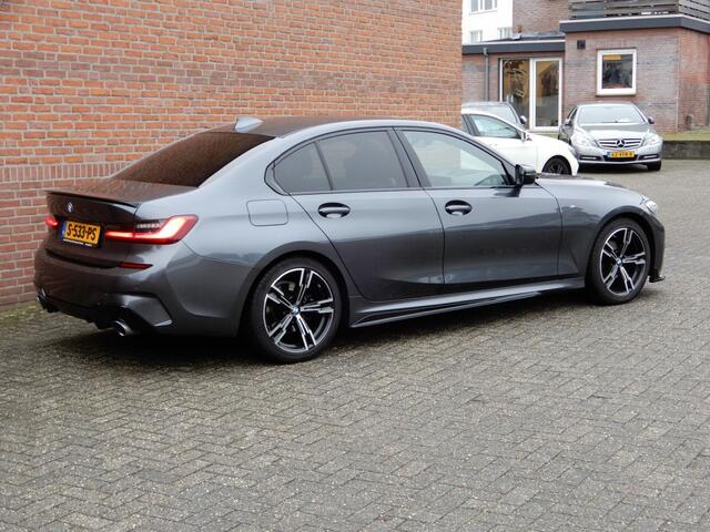 BMW 3-SERIE 318I M-Sport pakket Automaat