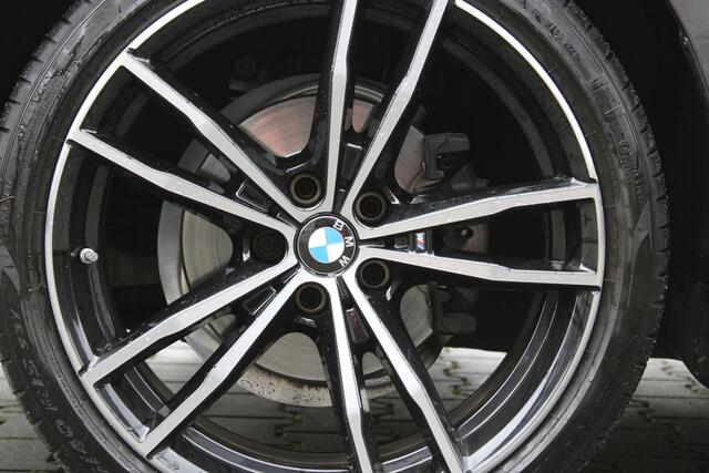 BMW 3-SERIE Touring 318i High Executive Edition M-Sport Dealer onderhouden