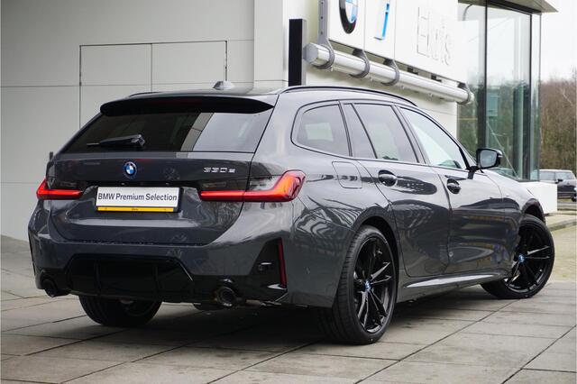 BMW 3-SERIE Touring 330e Aut. M Sportpakket / HIFI / 19" LMV / Active Cruise Control / Achteruitrijcamera